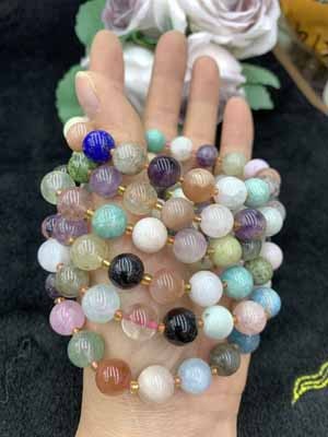 Multi-gem bracelet (8mm-10mm).