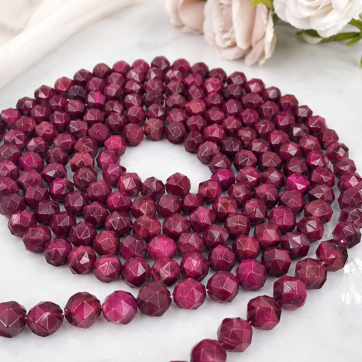 Red tiger stone diamond cut 12mm, 38cm long chain.