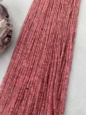 Strawberry quartz sugar cube 2x2mm, long chain 38cm
