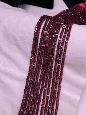 Wine red garnet sugar cube (2mm+) semi-finished long chain 39cm.