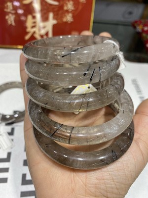 Black hair crystal bangle, size 54-59.