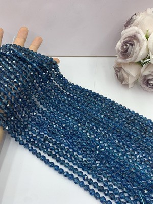 Synthetic blue crystal diamond cut 8mm, 38cm long chain.