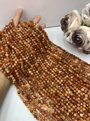 Red Persian Gulf agate diamond cut 6mm, 38cm long chain.