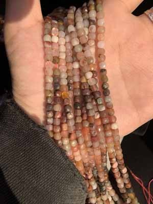 Yanyuan agate gradient sugar cube faceted (4x4mm) semi-finished long chain 39cm.