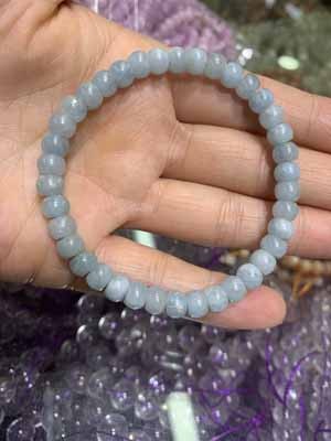 Aquamarine old-style bead 4-6mm bracelet.