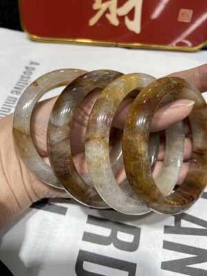 Colored rabbit hair crystal bangle, size 53-60.