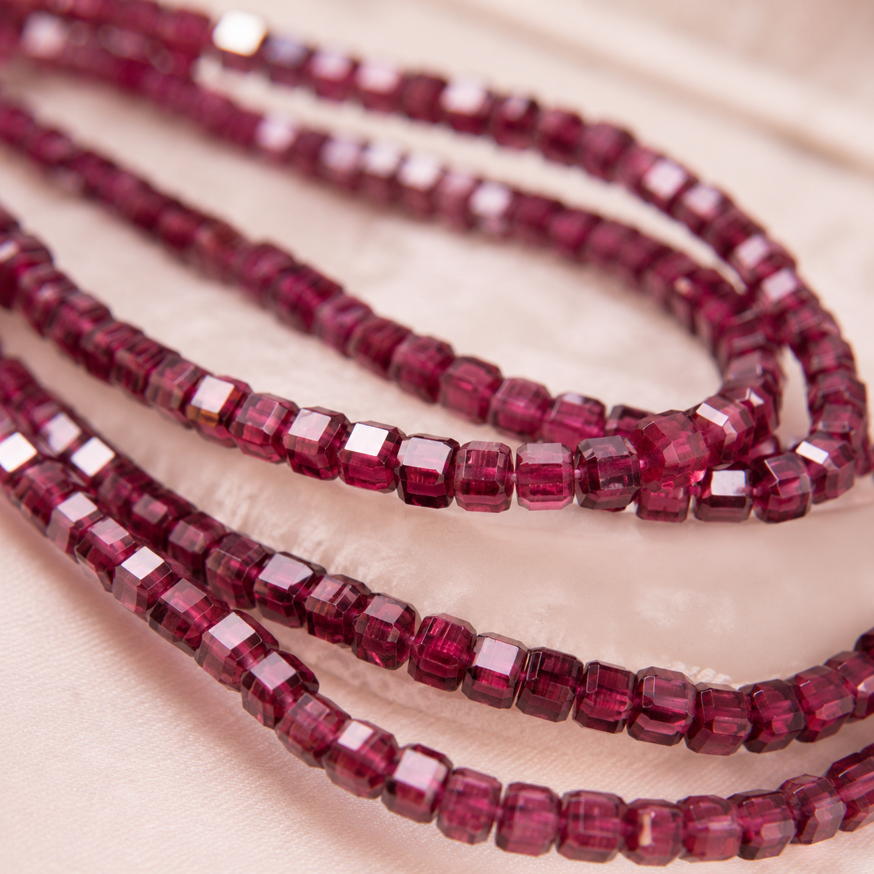 Wine red garnet sugar cube (2mm+) semi-finished long chain 39cm.